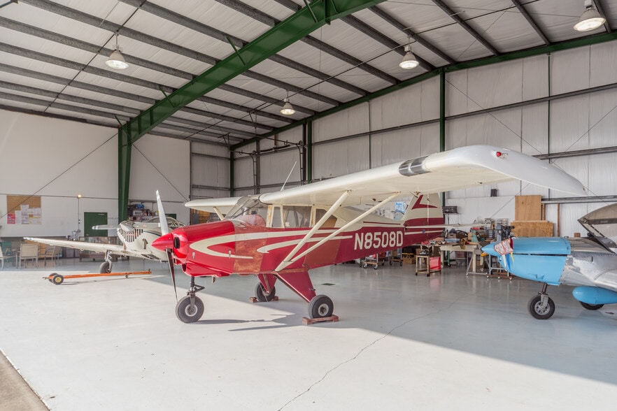 More Photos Of 191 Airport Rd, Port Townsend Airplane Hangar For Sale