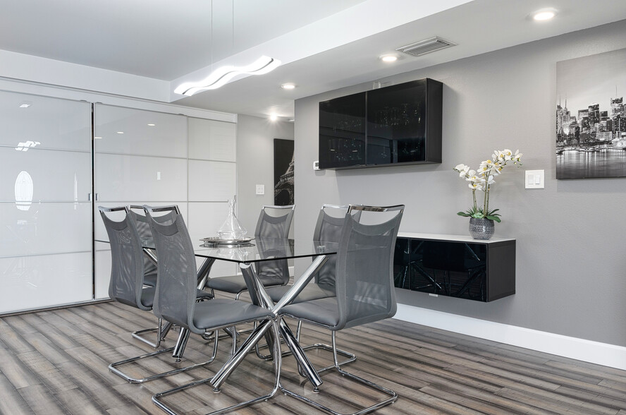 More Photos Of 125 110th Ave, Treasure Island Apartments For Sale