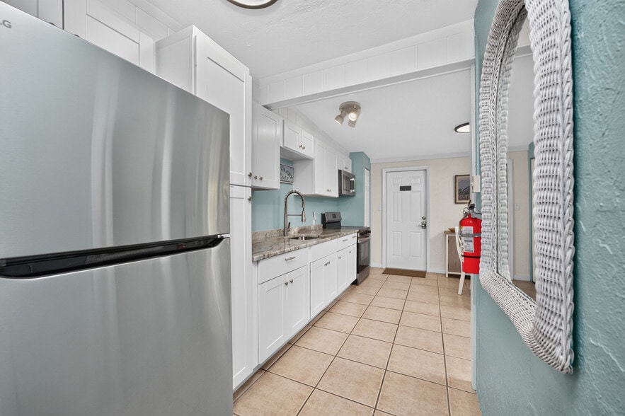 More Photos Of 1130 Gulf Blvd, Englewood Apartments For Sale