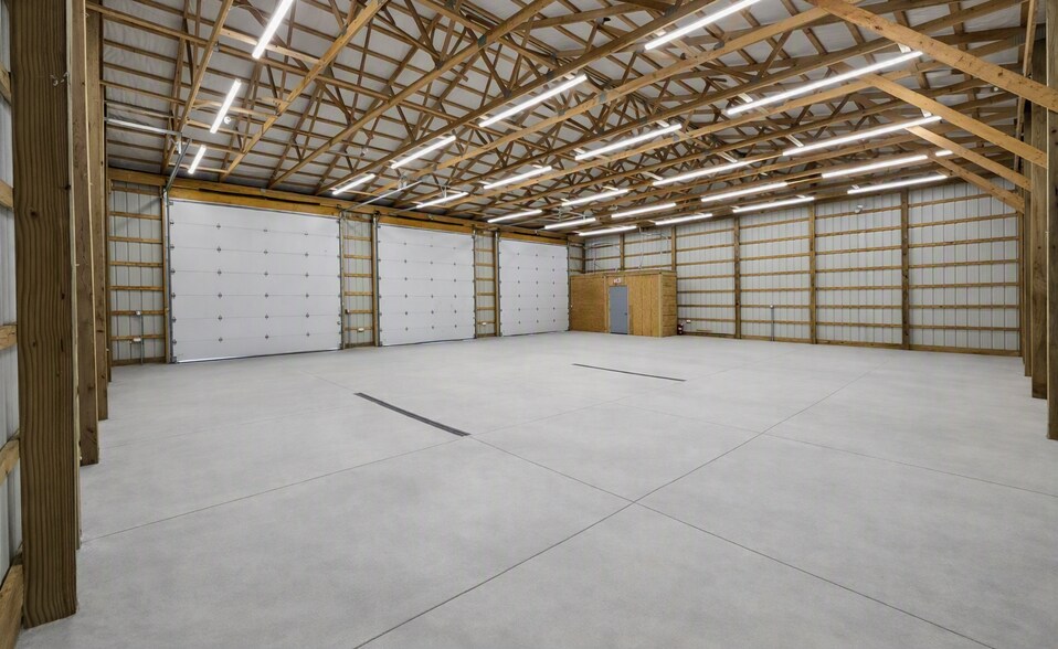 More Photos Of 10150 Avon Lake Rd, Burbank Industrial For Lease