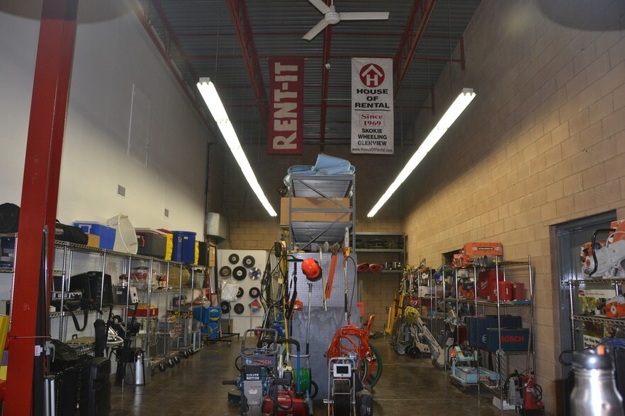 More Photos Of 318 N Milwaukee Ave, Wheeling Storefront For Lease