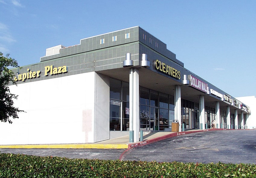 Primary Photo Of 2122-2148 E Belt Line Rd, Richardson Unknown For Lease