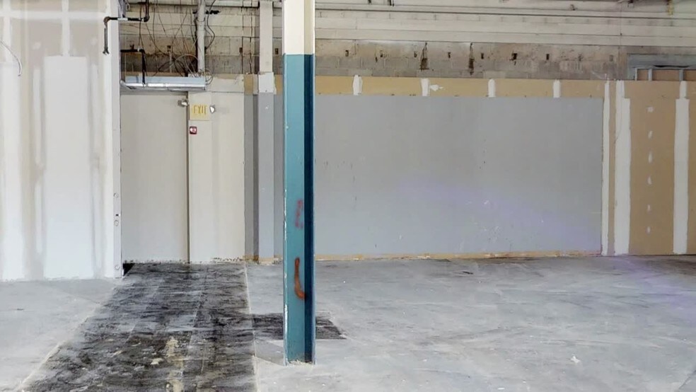 More Photos Of 101 E County Line Rd, Warminster Office For Lease