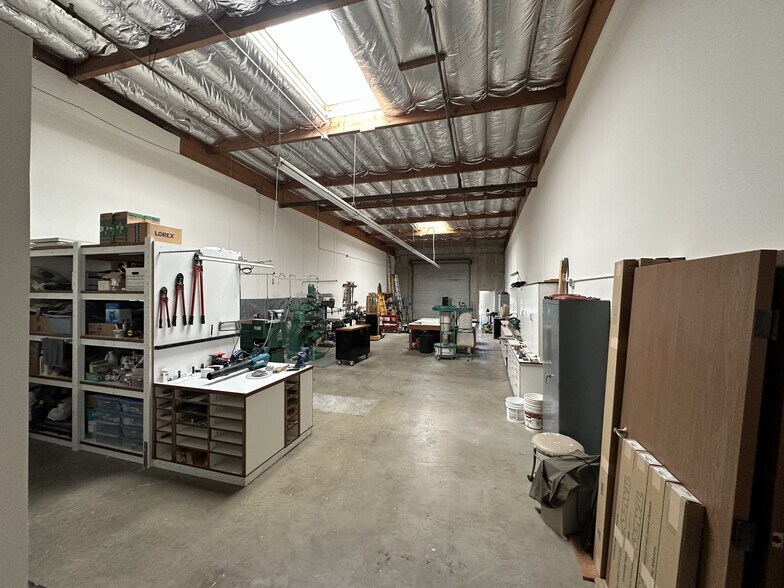 More Photos Of 1050 Pioneer Way, El Cajon Warehouse For Lease