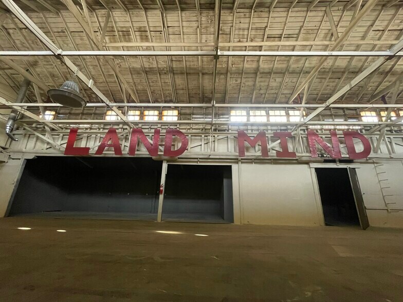 More Photos Of 323 S Fir St, Medford Warehouse For Sale