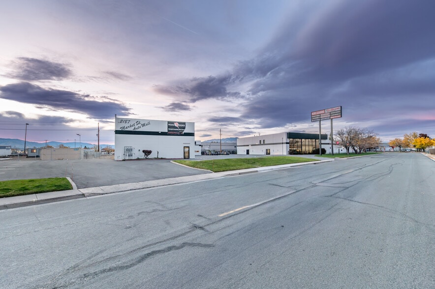 More Photos Of 2187 Market St, Reno Warehouse For Lease