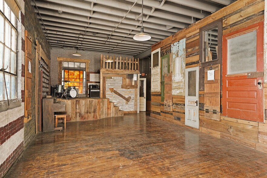 More Photos Of 424 Walbridge St, Kalamazoo Industrial For Sale