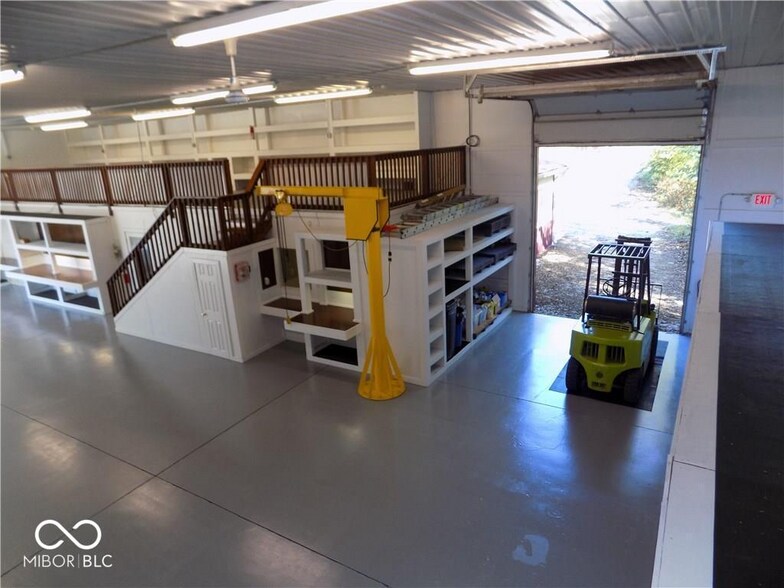 More Photos Of 1220 N Jackson St, Greencastle Flex For Sale