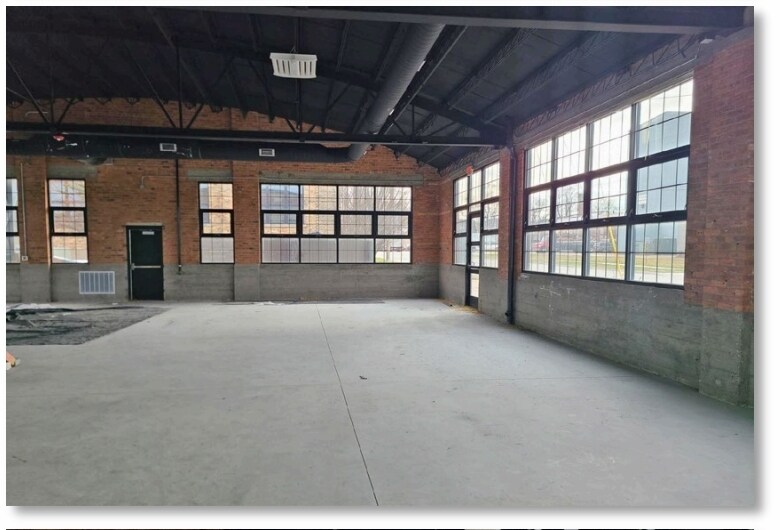 More Photos Of 1208 8th St, Muskegon Restaurant For Sale