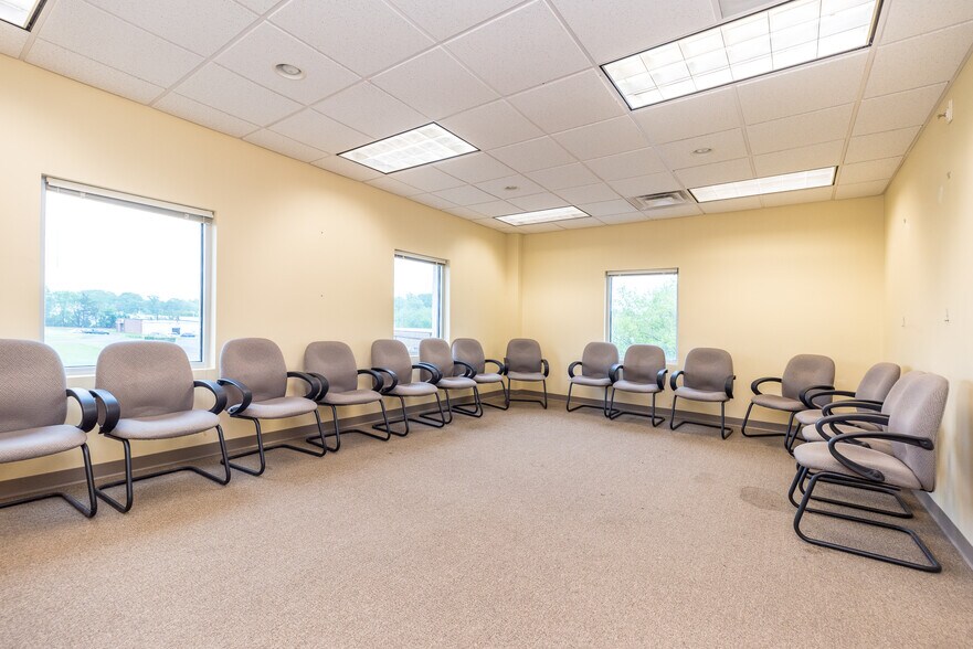 More Photos Of 271 Bethlehem Pike, Colmar Office For Lease