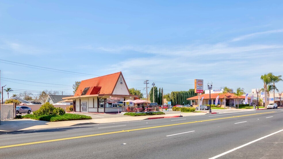 More Photos Of 806 S Main St, Santa Ana Fast Food For Sale