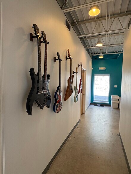 More Photos Of 247 NW 14th St, Atlanta Office For Sale