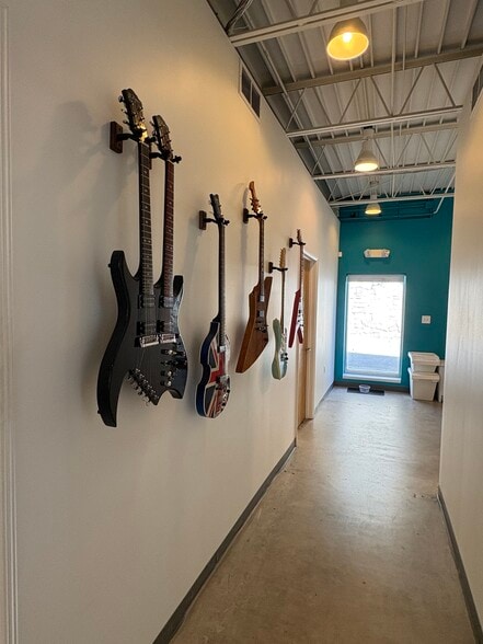 More Photos Of 247 NW 14th St, Atlanta Office For Sale