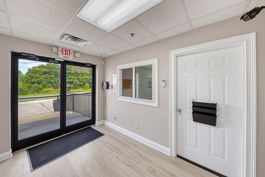 More Photos Of 1001 Enterprise Dr, Dalton Warehouse For Sale