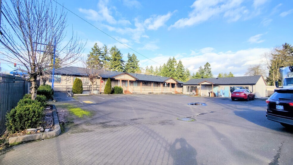 Primary Photo Of 12208-12222 SE Market St, Portland Office For Lease