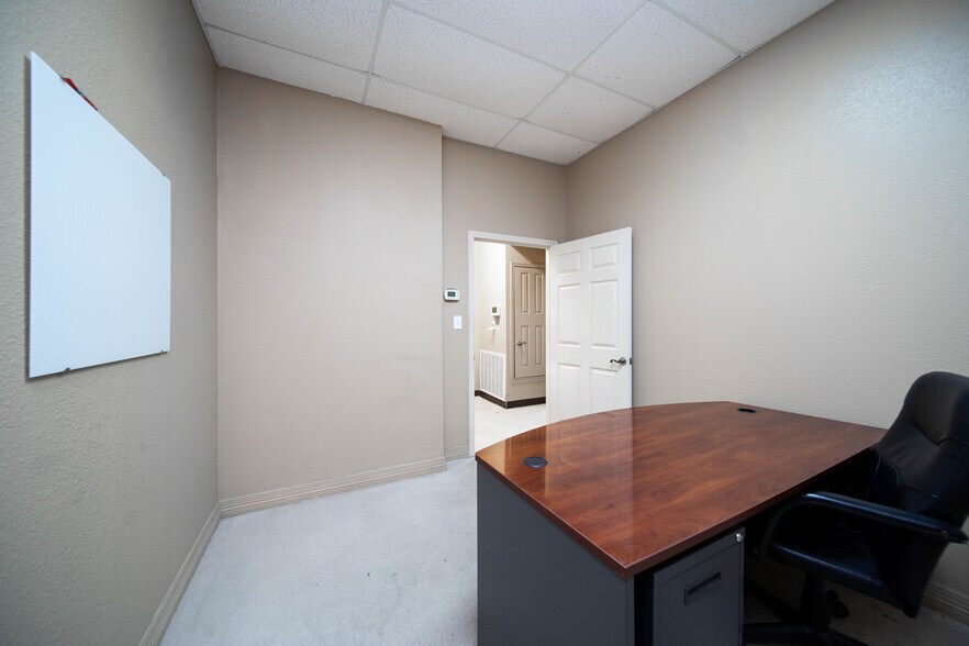 More Photos Of 2100 E Stan Schlueter Loop, Killeen Storefront Retail Office For Lease