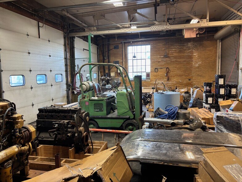 More Photos Of 1654 King St, Enfield Office For Lease