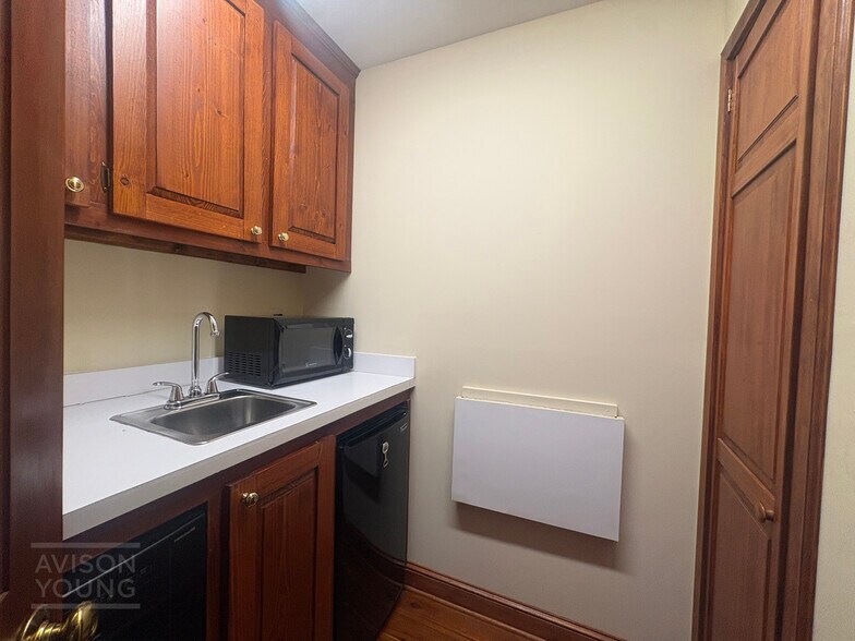 More Photos Of 171 Church St, Charleston Office For Lease