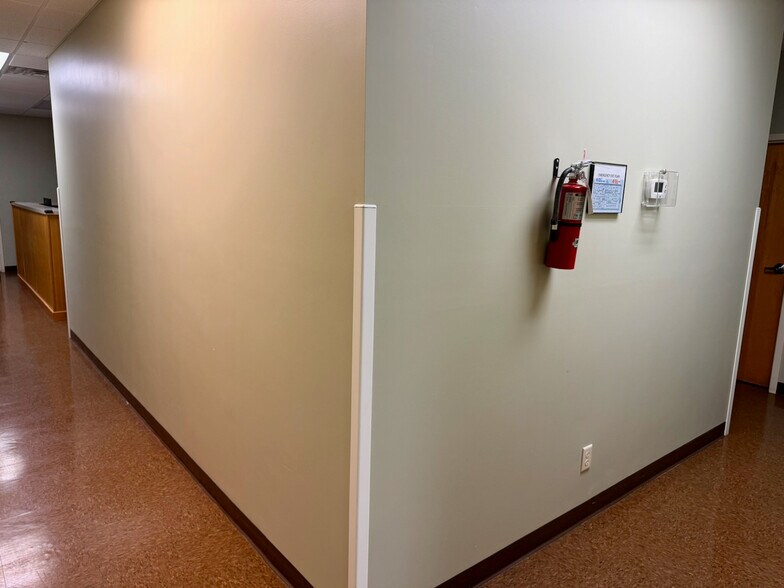 More Photos Of 514 Esther Cut, Fort Walton Beach Office For Sale