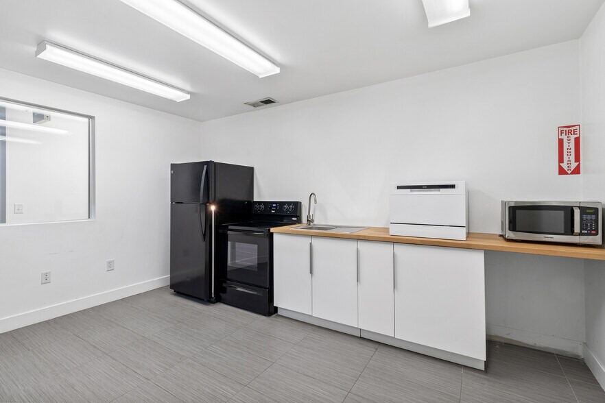 More Photos Of 2721 W Holden Pl, Denver Office For Sale