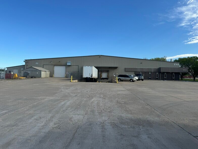 More Photos Of 2302 S North Rd, Grand Island Manufacturing For Lease