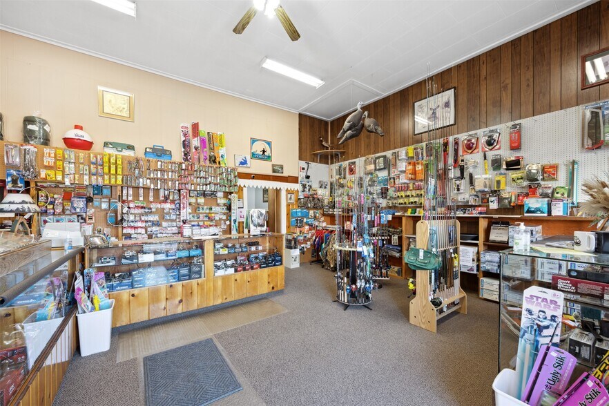 More Photos Of 605 E Park Ave, Anaconda Storefront For Sale