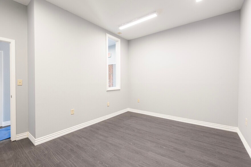 More Photos Of 9638 Greenville Ave, Dallas Office For Lease