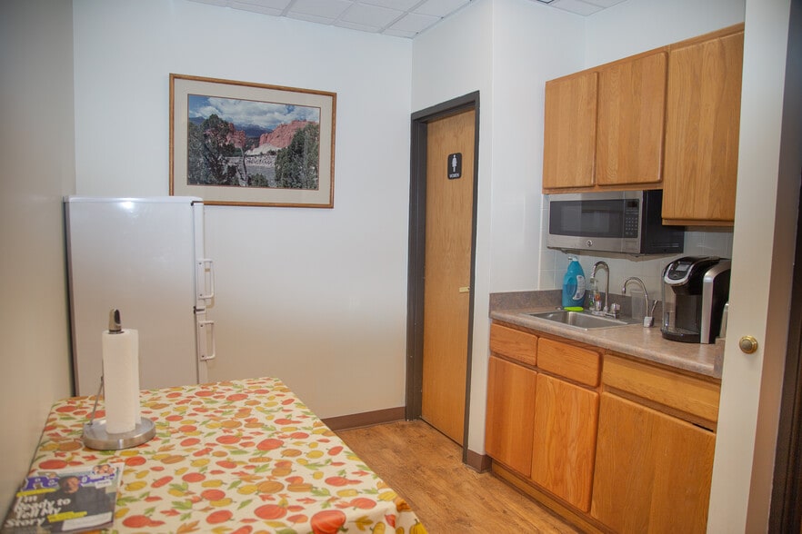 More Photos Of 2710 Delta Pl, Colorado Springs Office For Sale