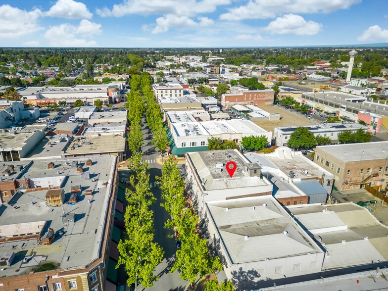 More Photos Of 10 S School St, Lodi Storefront Retail Office For Sale