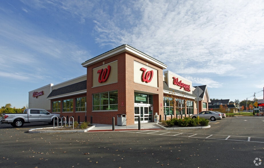 More Photos Of 1765 Middlesex St, Lowell Drugstore For Lease