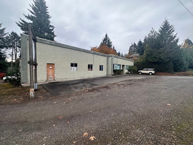 More Photos Of 2502 SW Multnomah Blvd, Portland Light Distribution For Sale