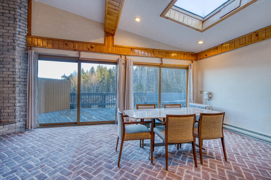 More Photos Of 218 NY-296, Windham Hotel For Sale