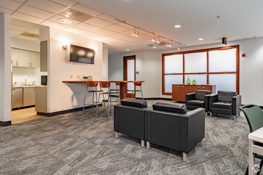 More Photos Of 2202 N Westshore Blvd, Tampa Coworking Space