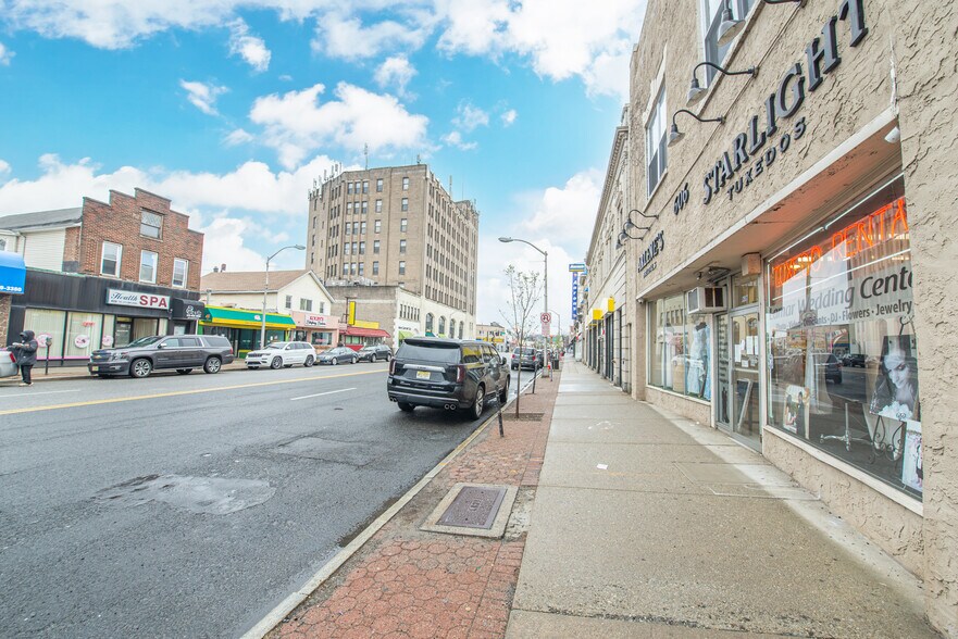 More Photos Of 606 Bloomfield Ave, Bloomfield Storefront Retail Office For Sale