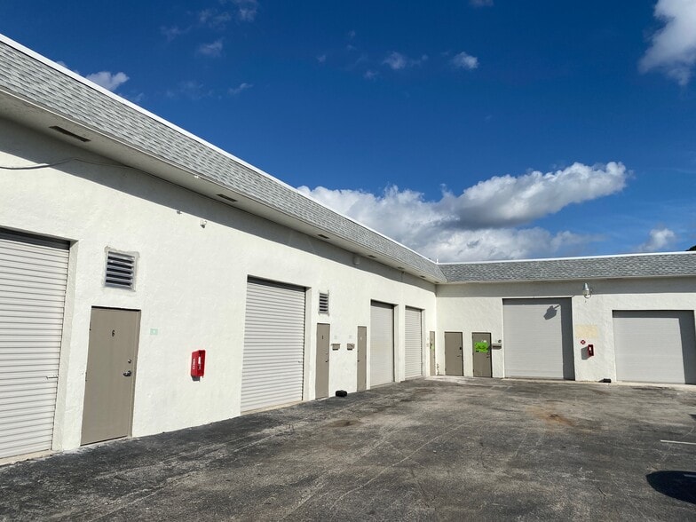 Primary Photo Of 131 NW 16th St, Pompano Beach Warehouse For Lease