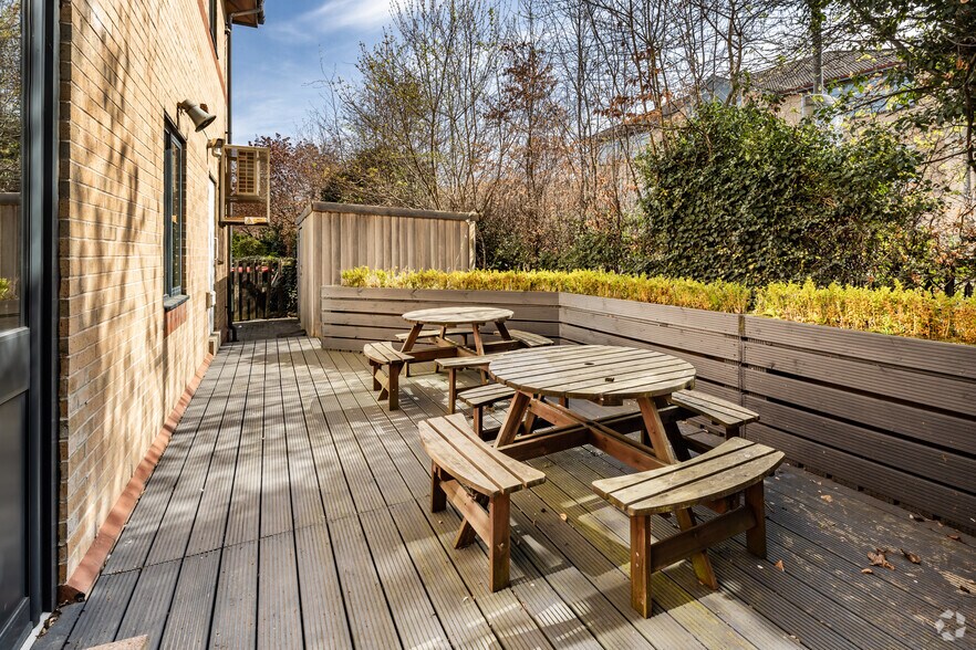 More Photos Of 170 Elland Rd, Leeds Coworking Space