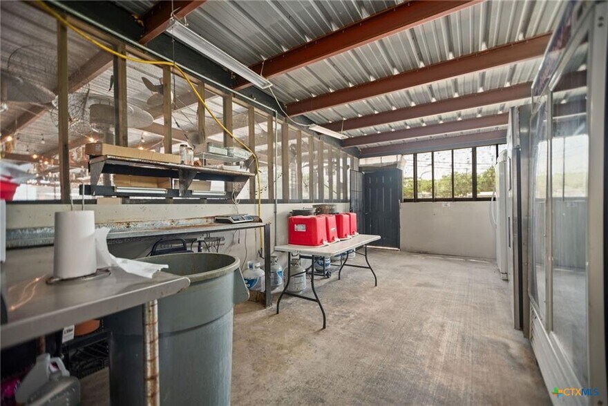 More Photos Of 619 Broadway St, Port Lavaca Restaurant For Sale