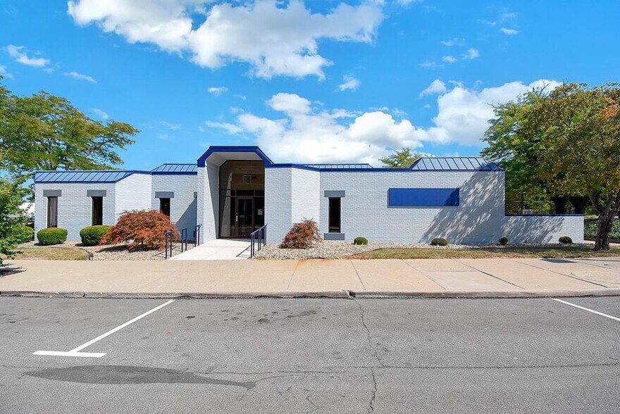 Primary Photo Of 245 N Seltzer St, Crestline Bank For Sale