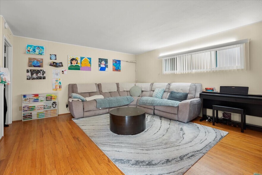 More Photos Of 2735 Byron St, Palo Alto Multifamily For Sale