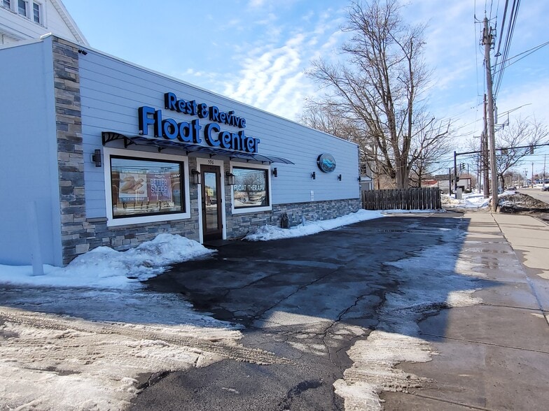 More Photos Of 596 E Main St, Batavia Freestanding For Lease