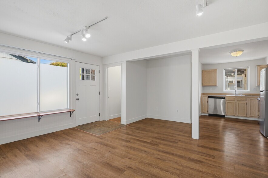 More Photos Of 1 W Dravus St, Seattle Apartments For Sale