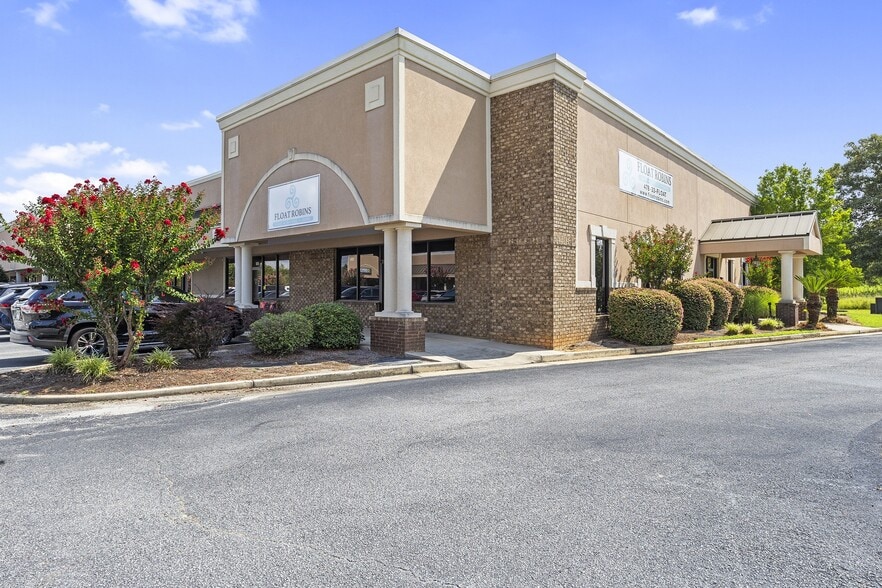 More Photos Of 225 Smithville Church Rd, Warner Robins Storefront For Sale