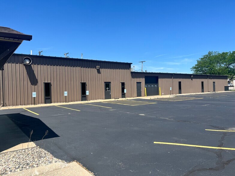 More Photos Of 6319 Discount Dr, Fort Wayne Manufacturing For Lease