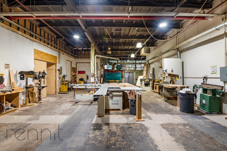 More Photos Of 5606 Cooper Ave, Glendale Warehouse For Lease