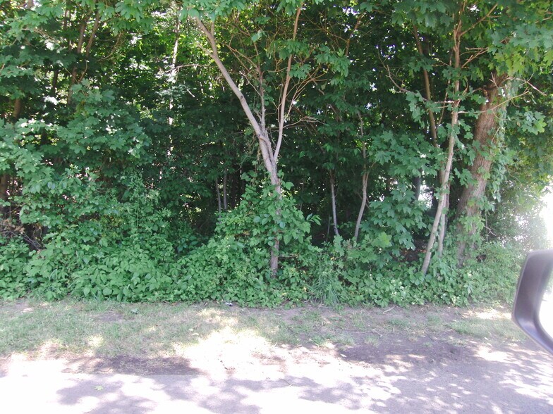 More Photos Of 921 Bath Rd, Bristol Garden Center For Sale