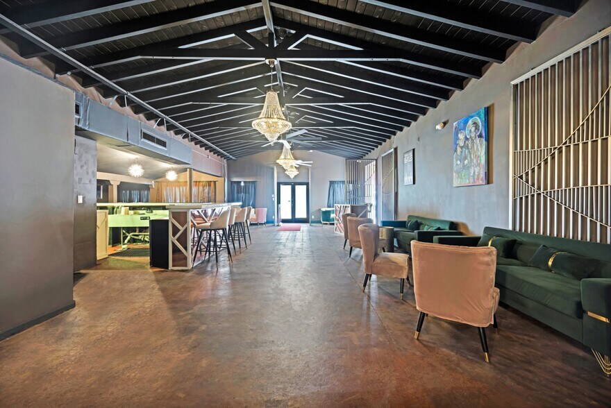 More Photos Of 1517 E Las Olas Blvd, Fort Lauderdale Bar For Lease