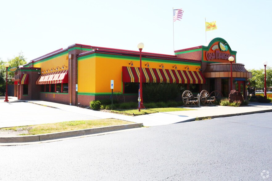 More Photos Of 145 Weber Rd S, Bolingbrook Restaurant For Sale