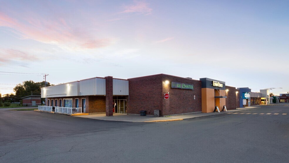 More Photos Of 9550 Boul De L'ormière, Québec General Retail For Lease