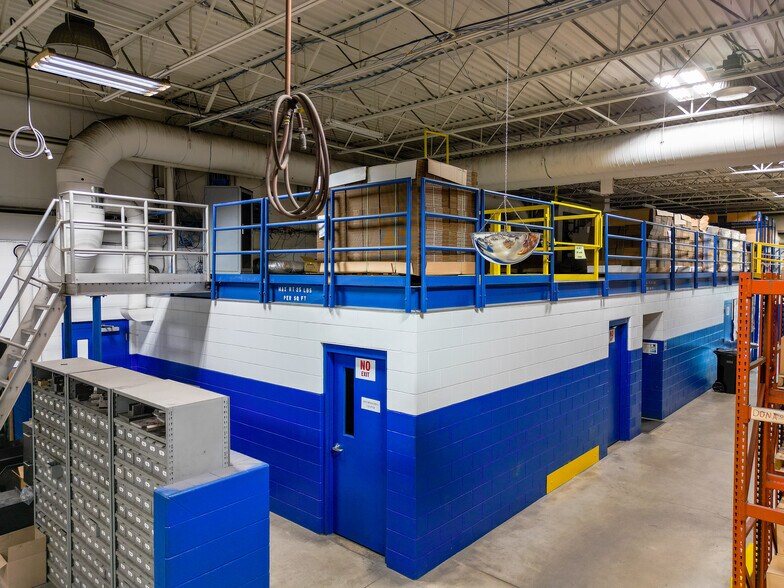 More Photos Of 3801 S Central Ave, Rockford Manufacturing For Lease