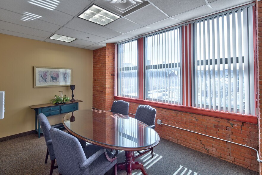More Photos Of 85 Allen St, Rochester Office Residential For Lease